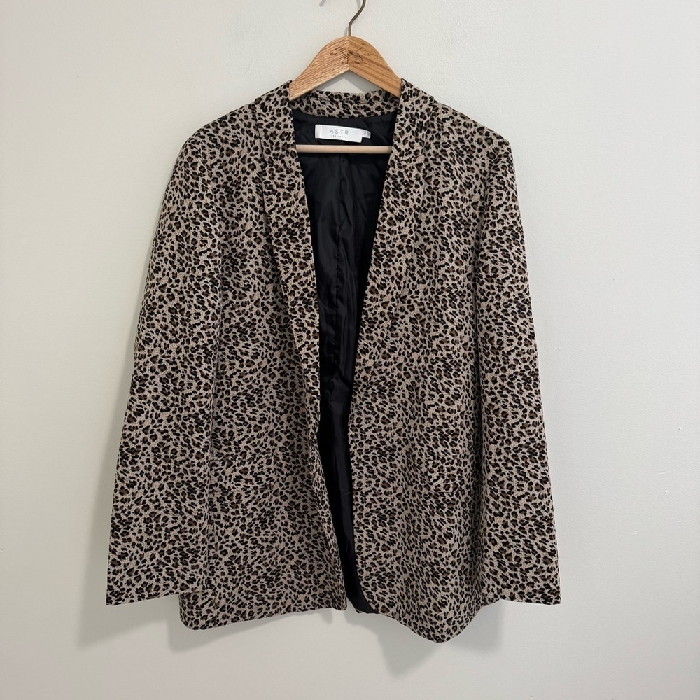 ASTR The Label Animal Print Blazer